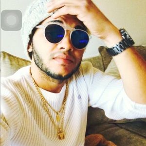 Meet your Posher, Bob